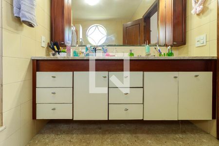 Casa à venda com 430m², 4 quartos e 4 vagasSuíte 2 - Banheiro