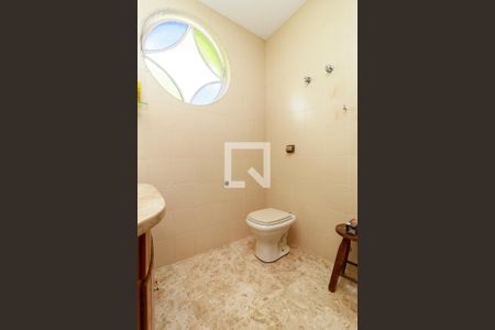 Casa à venda com 430m², 4 quartos e 4 vagasSuíte 4 - Banheiro