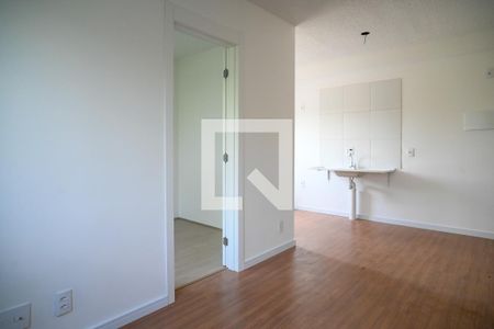 Sala de apartamento para alugar com 2 quartos, 38m² em Parque Bristol, São Paulo