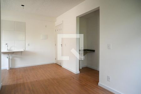 Sala de apartamento para alugar com 2 quartos, 38m² em Parque Bristol, São Paulo