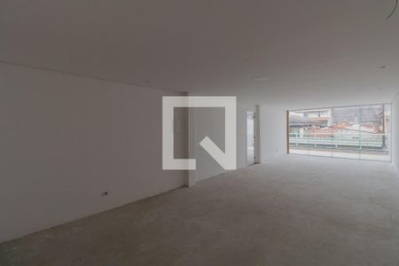 Casa à venda com 100m², 3 quartos e 3 vagasEdícula - Sala