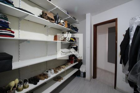 Casa de condomínio à venda com 700m², 5 quartos e 4 vagasQuarto 5 - Closet