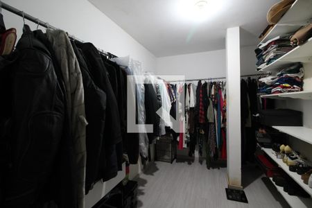 Casa de condomínio à venda com 700m², 5 quartos e 4 vagasQuarto 5 - Closet