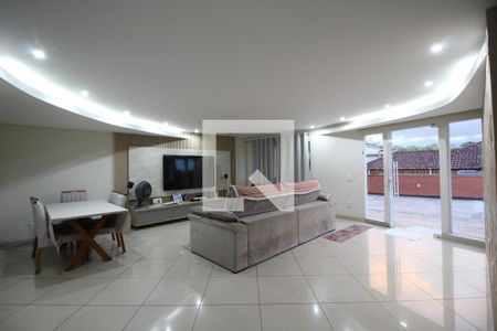 Sala de casa de condomínio à venda com 5 quartos, 700m² em Taquara, Rio de Janeiro