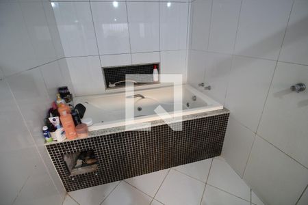 Casa de condomínio à venda com 700m², 5 quartos e 4 vagasQuarto 5 - Banheiro