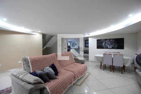 Sala de casa de condomínio à venda com 5 quartos, 700m² em Taquara, Rio de Janeiro