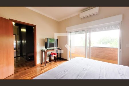 Casa de condomínio à venda com 350m², 4 quartos e 6 vagas Casa de condomínio à venda com 350m², 4 quartos e 6 vagasSuite Master