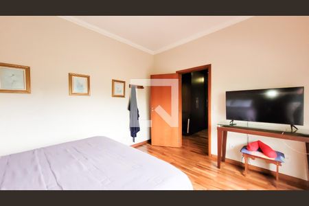 Casa de condomínio à venda com 350m², 4 quartos e 6 vagas Casa de condomínio à venda com 350m², 4 quartos e 6 vagasSuite Master