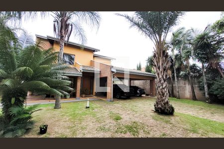 Casa de condomínio à venda com 350m², 4 quartos e 6 vagas Casa de condomínio à venda com 350m², 4 quartos e 6 vagasGaragem