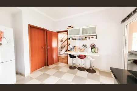 Casa de condomínio à venda com 350m², 4 quartos e 6 vagas Casa de condomínio à venda com 350m², 4 quartos e 6 vagasCozinha