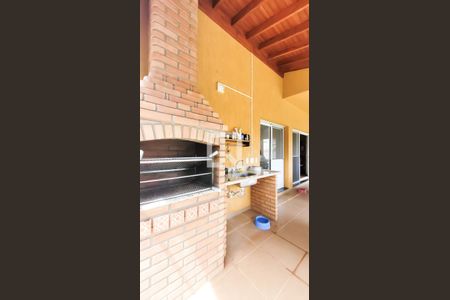 Casa de condomínio à venda com 350m², 4 quartos e 6 vagas Casa de condomínio à venda com 350m², 4 quartos e 6 vagasÁrea gourmet - Churrasqueira