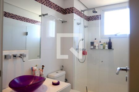 Apartamento à venda com 245m², 4 quartos e 4 vagas Apartamento à venda com 245m², 4 quartos e 4 vagasBanheiro da Suíte 2