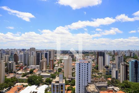 Apartamento à venda com 245m², 4 quartos e 4 vagas Apartamento à venda com 245m², 4 quartos e 4 vagasSacada