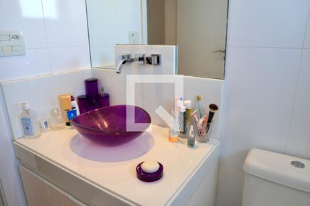 Apartamento à venda com 245m², 4 quartos e 4 vagas Apartamento à venda com 245m², 4 quartos e 4 vagasBanheiro da Suíte 2