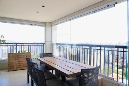 Apartamento à venda com 245m², 4 quartos e 4 vagas Apartamento à venda com 245m², 4 quartos e 4 vagasSacada