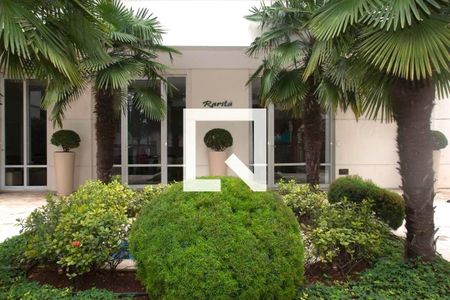 Apartamento à venda com 245m², 4 quartos e 4 vagas Apartamento à venda com 245m², 4 quartos e 4 vagasEntrada