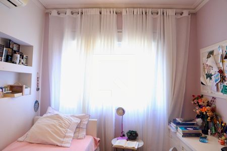 Apartamento à venda com 245m², 4 quartos e 4 vagas Apartamento à venda com 245m², 4 quartos e 4 vagasSuíte 2