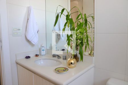 Apartamento à venda com 245m², 4 quartos e 4 vagas Apartamento à venda com 245m², 4 quartos e 4 vagasBanheiro da Suíte 3