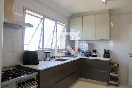 Apartamento à venda com 245m², 4 quartos e 4 vagas Apartamento à venda com 245m², 4 quartos e 4 vagasCozinha