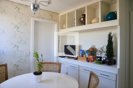 Apartamento à venda com 245m², 4 quartos e 4 vagas Apartamento à venda com 245m², 4 quartos e 4 vagasCopa