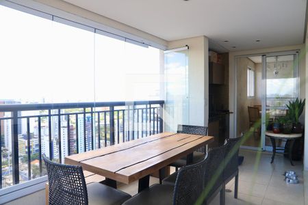 Apartamento à venda com 245m², 4 quartos e 4 vagas Apartamento à venda com 245m², 4 quartos e 4 vagasSacada