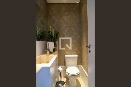 Apartamento à venda com 245m², 4 quartos e 4 vagas Apartamento à venda com 245m², 4 quartos e 4 vagasLavabo