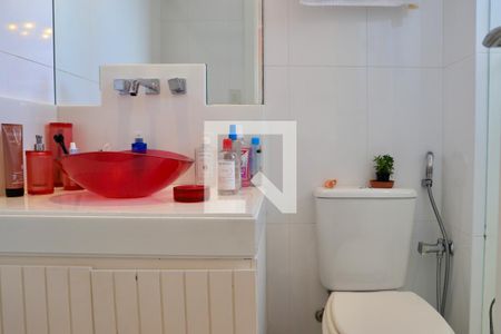 Apartamento à venda com 245m², 4 quartos e 4 vagas Apartamento à venda com 245m², 4 quartos e 4 vagasBanheiro da Suíte 1