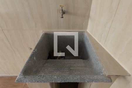 Tanque  de casa para alugar com 1 quarto, 80m² em Parque Guarani, São Paulo