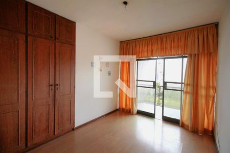 Casa à venda com 200m², 5 quartos e 2 vagasQuarto 3