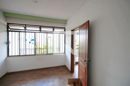 Casa à venda com 200m², 5 quartos e 2 vagasQuarto 5