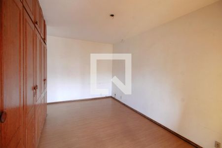 Casa à venda com 200m², 5 quartos e 2 vagasSuíte