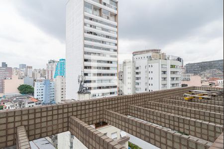 Apartamento à venda com 72m², 1 quarto e 1 vaga Apartamento à venda com 72m², 1 quarto e 1 vagaVista da Varanda da Sala e do Quarto