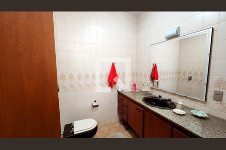 Casa à venda com 350m², 4 quartos e 6 vagas Casa à venda com 350m², 4 quartos e 6 vagasBanheiro