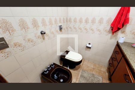 Casa à venda com 350m², 4 quartos e 6 vagas Casa à venda com 350m², 4 quartos e 6 vagasBanheiro