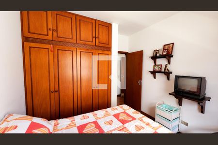 Casa à venda com 350m², 4 quartos e 6 vagas Casa à venda com 350m², 4 quartos e 6 vagasQuarto 2