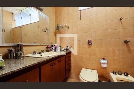 Casa à venda com 350m², 4 quartos e 6 vagas Casa à venda com 350m², 4 quartos e 6 vagasBanheiro da Suíte 4