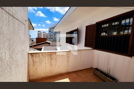 Casa à venda com 350m², 4 quartos e 6 vagas Casa à venda com 350m², 4 quartos e 6 vagasQuintal Lavanderia