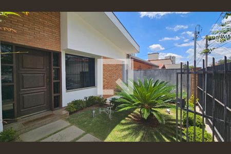 Casa à venda com 350m², 4 quartos e 6 vagas Casa à venda com 350m², 4 quartos e 6 vagasJardim