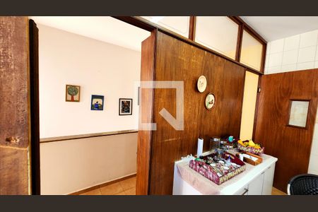 Casa à venda com 350m², 4 quartos e 6 vagas Casa à venda com 350m², 4 quartos e 6 vagasCozinha