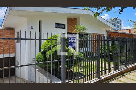 Casa à venda com 350m², 4 quartos e 6 vagas Casa à venda com 350m², 4 quartos e 6 vagasFachada + Plaquinha