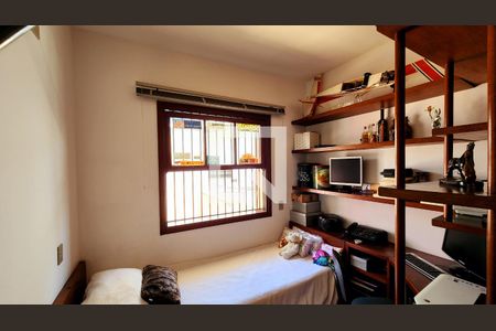 Casa à venda com 350m², 4 quartos e 6 vagas Casa à venda com 350m², 4 quartos e 6 vagasQuarto 1