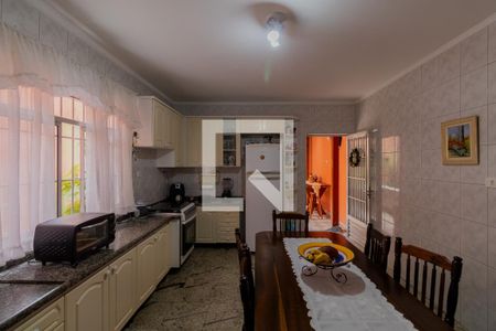 Casa à venda com 244m², 3 quartos e 3 vagas Casa à venda com 244m², 3 quartos e 3 vagasCozinha