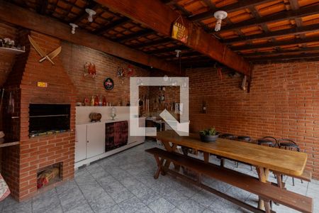 Casa à venda com 244m², 3 quartos e 3 vagas Casa à venda com 244m², 3 quartos e 3 vagasChurrasqueira