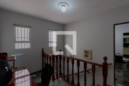 Casa à venda com 244m², 3 quartos e 3 vagas Casa à venda com 244m², 3 quartos e 3 vagasEscritório