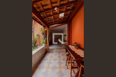 Casa à venda com 244m², 3 quartos e 3 vagas Casa à venda com 244m², 3 quartos e 3 vagasÁrea de Serviço