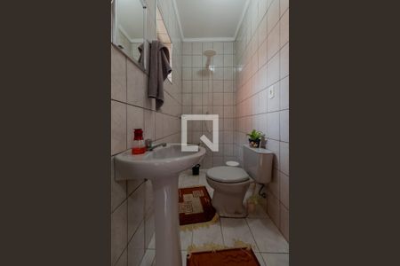 Casa à venda com 244m², 3 quartos e 3 vagas Casa à venda com 244m², 3 quartos e 3 vagasBanheiro de Serviço