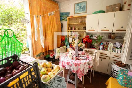 Casa à venda com 60m², 2 quartos e sem vaga Casa à venda com 60m², 2 quartos e sem vagaÁREA DE SERVIÇO