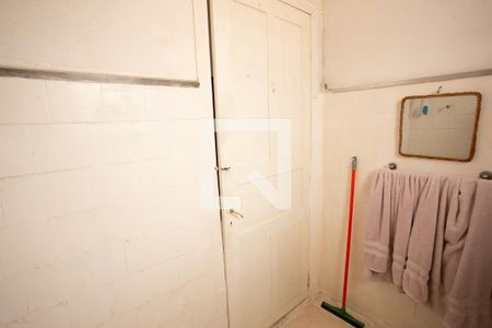 Casa à venda com 60m², 2 quartos e sem vaga Casa à venda com 60m², 2 quartos e sem vagaBANHEIRO