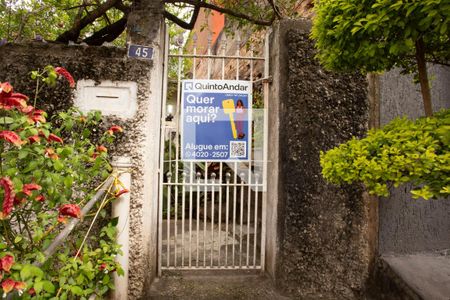 Casa à venda com 60m², 2 quartos e sem vaga Casa à venda com 60m², 2 quartos e sem vagaPLAQUINHA