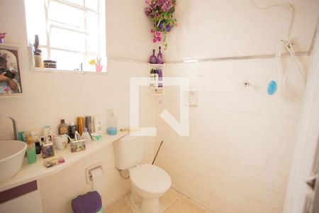 Casa à venda com 60m², 2 quartos e sem vaga Casa à venda com 60m², 2 quartos e sem vagaBANHEIRO